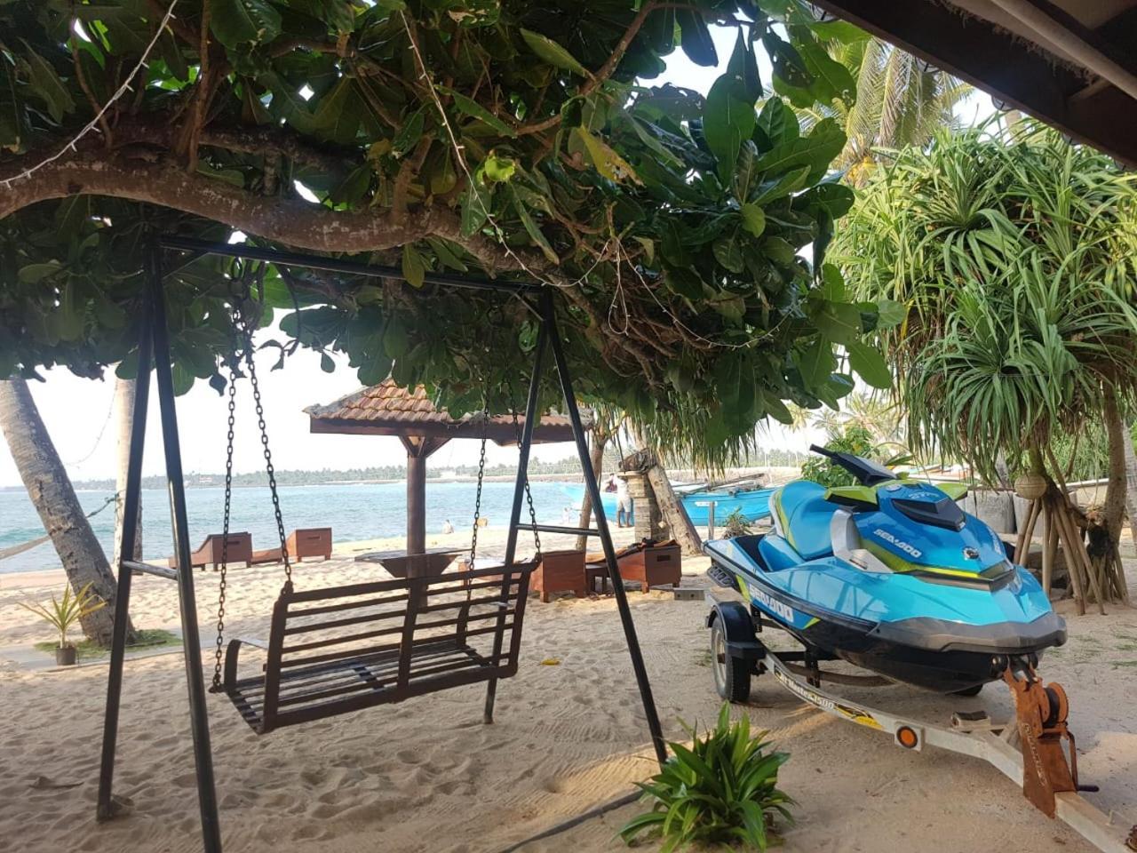 Cool Beach Hotel Hikkaduwa Buitenkant foto