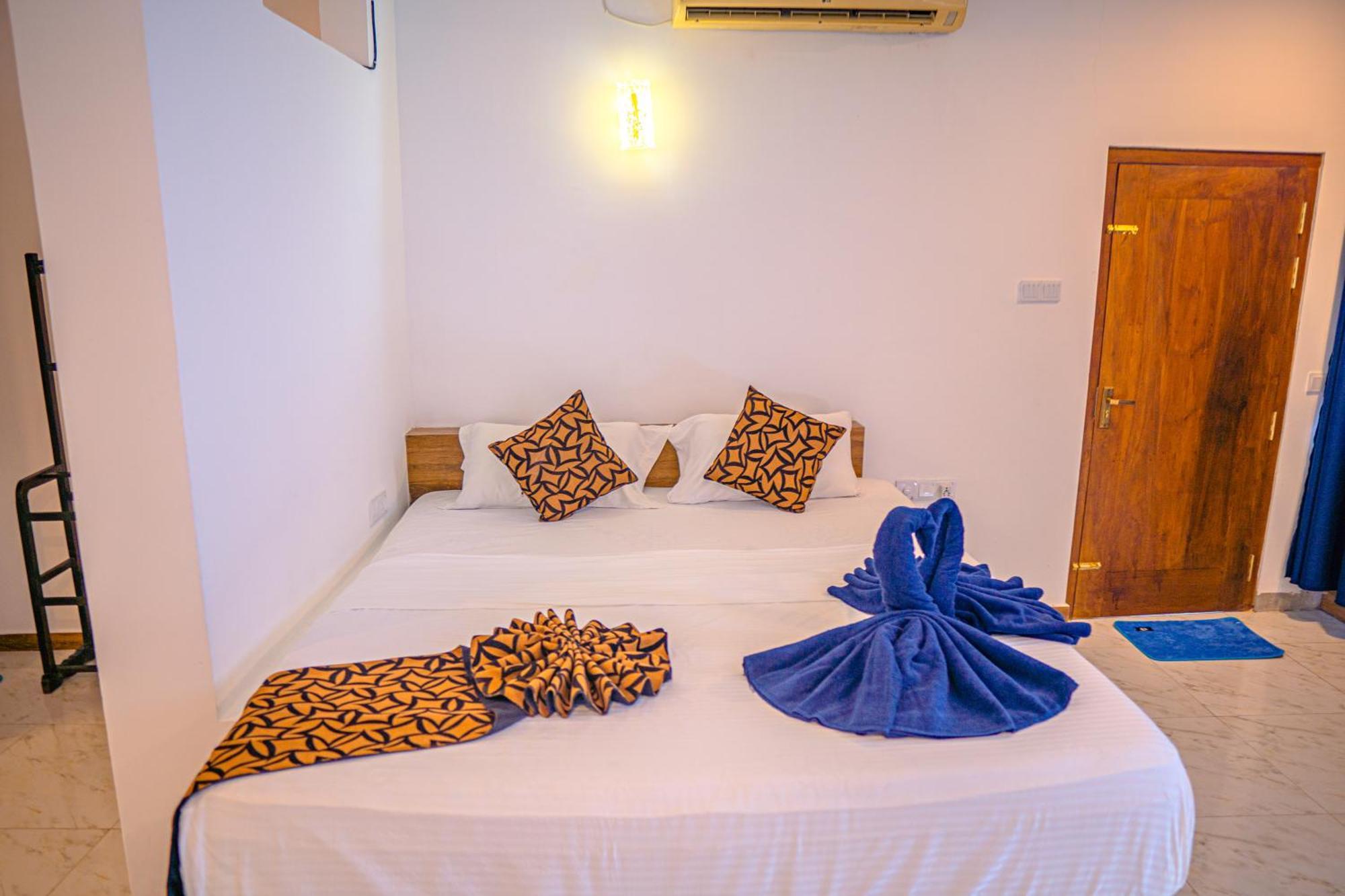 Cool Beach Hotel Hikkaduwa Buitenkant foto