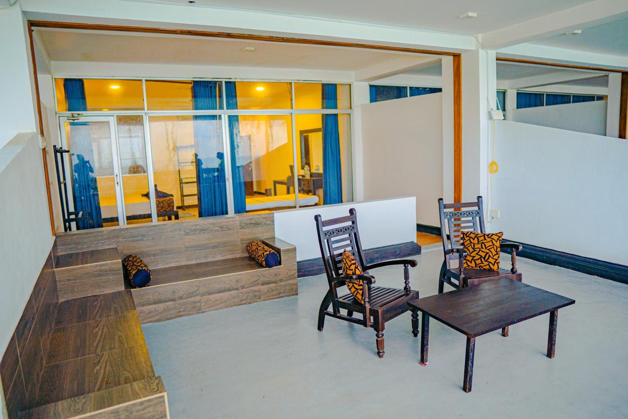 Cool Beach Hotel Hikkaduwa Buitenkant foto