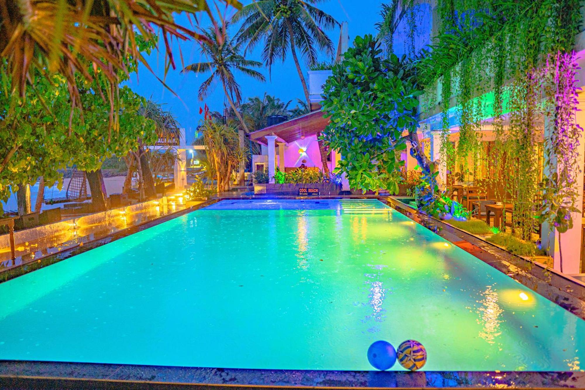 Cool Beach Hotel Hikkaduwa Buitenkant foto