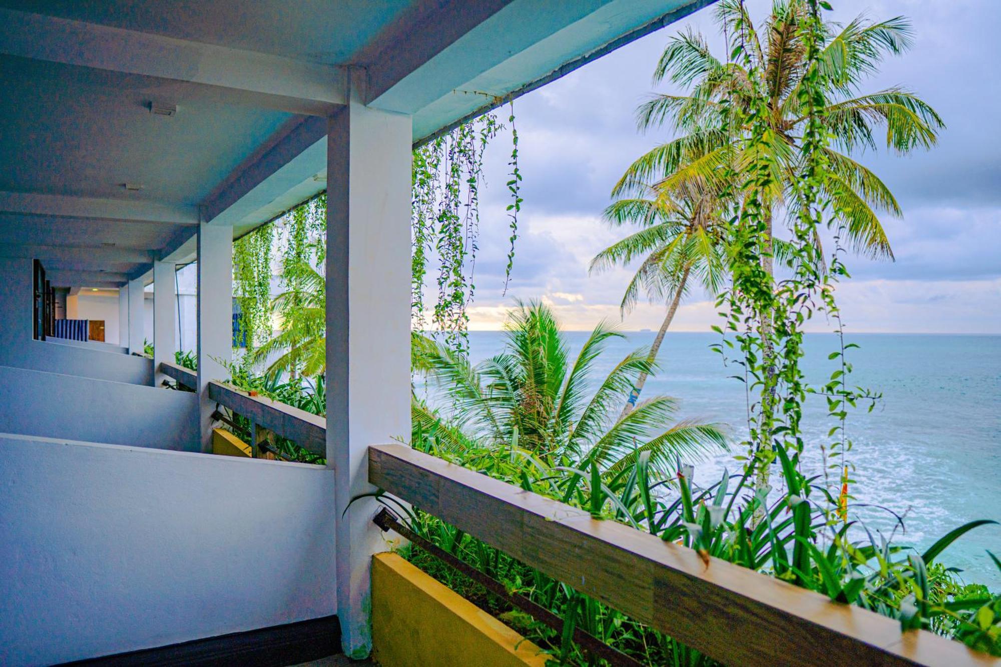 Cool Beach Hotel Hikkaduwa Buitenkant foto