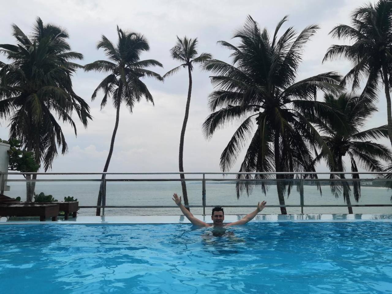 Cool Beach Hotel Hikkaduwa Buitenkant foto